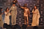 Akshay Kumar, Twinkle Khanna, Dimple Kapadia at Rajesh Khanna_s statue unvieled in Taj Land_s End, Mumbai on 10th Aug 2013 (39).JPG